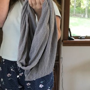 Sholdit Infinity Scarf with pocket